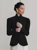 Blazer Transpirable Negro de Manga Abullonada con Cintura Ajustada para Mujer, Estilo Europeo y Americano, Chaqueta de Invierno 2026 de Gama Alta con Cuello Alto, Moda para Mujer