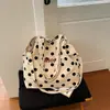 2026 Nuevo Estilo Fresco Diseño de Puntos Bolsas de Cubo de un Solo Hombro Patchwork de Lino y Cuero Bolso Hobo para Debajo del Brazo para Mujer
