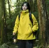 Chaqueta de Nuevo Estilo para Hombres y Mujeres, Exterior Otoño e Invierno con Capucha Desmontable, Chaqueta Cortavientos, Impermeable y a Prueba de Viento, Ropa de Montañismo Tres en Uno