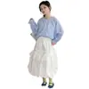 Conjunto de Falda para Niñas Primavera y Otoño 2026 Estilo Coreano para Niños Mayores, Conjunto de Camisa a Cuadros Azul y Blanco con Falda Larga Floral, Moderno