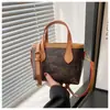 Comercio Exterior 2025 Nuevo Bolso de Hombro de Alta Gama Tipo Cubo para Mujer Bolso Tote Retro Presbópico para Viajero Bolso de Hombro Cruzado