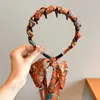 Elegante Faixa de Cabelo com Laço de Fita de Bolinhas para Mulheres, Pente 3D Plissado, Tiara Doce para Usar ao Contrário, Presilha de Cabelo para Lavar o Rosto, Acessório de Cabelo