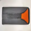 Cubierta de batería para bicicleta eléctrica, hecha de material impermeable y protector solar, con propiedades resistentes a impactos y aislantes del calor, diseñada para proteger el paquete de baterías de litio