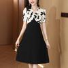 Vestido Preto Vintage Leve Maduro de Manga Curta Feminino Verão 2025 Nova Moda Ocidental Emagrecedor Cintura Alta Estampado