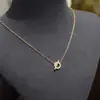Collar con Letra H Nariz de Cerdo Pequeña Q para Mujer, H Dorada V Estilo de Mujer de Nicho de Lujo de Gama Alta Cierre Ot, No se Desvanece, Popular en Línea