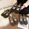 Zapatos Mary Jane de lana de lunares para mujer, nueva colección otoño/invierno 2026, suela blanda, diseño de una sola tira, zapatos planos únicos y elegantes