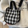 Bolsos de Mujer de Moda Este Año 2026 Nueva Moda Bolso Pequeño Cruzado de un Solo Hombro Bolso de Mano con Hombro Versátil Retro Ins para Mujer