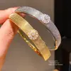Pulseira com Fivela de Flor em Zircônia Banhada a Ouro Real 18K Luxo Acessível Pulseira de Alta Qualidade Moda Simples Versátil Joia de Mão para Mulheres