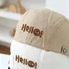 Chapéus Infantis Primavera e Verão Finos Estilo Coreano Boina Versátil para Meninos e Meninas com Letras Bordadas Boné Estiloso da Moda