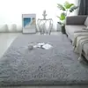 Alfombra de Pelo de Seda de Color Sólido Transfronteriza Alfombra Sencilla para Mesa de Café de Sala de Estar Alfombra Completa para Mesita de Noche de Dormitorio Alfombra de Pelo Largo PVpile Felpudo