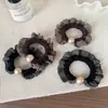 Elástico de cabelo xadrez com pérolas vintage, único e versátil, adequado para rabos de cavalo e coques, acessório de cabelo elegante