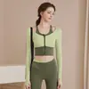 Ropa de yoga para mujer 2024 otoño e invierno nueva con almohadilla en el pecho manga larga ajustada deportiva para correr top ropa de fitness para mujer al por mayor