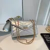 Bolso de cadena con diseño moderno y único, textura casual, bolso cuadrado pequeño Otoño 2026, moderno y elegante, bolso moderno personalizado