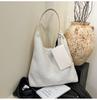 Bolsa Plush Preguiçosa Estilo Coreano Transfronteiriça para Mulheres 2026 Nova Bolsa Tote de Inverno Grande Capacidade Versátil Bolsa de Ombro para o Dia a Dia