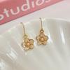 Aretes de Flor de Cerezo de Verano Aguja de Plata Corazón de Niña Dulce Sentido del Diseño de Nicho Tridimensional Lujo Ligero Rosa Delicados Aretes de Flor