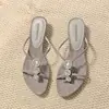 Nuevas Chanclas Retro de Tacón Grueso para Mujer 2026, Sandalias de Tira con Pedrería Abiertas para Verano con Tacón Medio
