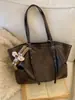 Bolso de Mano Retro Casual para Viajes Diarios de Mujer Otoño 2025 Nuevo de Moda Gran Capacidad Moda Tendencia Bolso de Hombro Bajo el Brazo