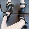 Sapatos de Couro Genuíno Vermelhos de Salto Único com Fivela de Cinto, Estilo Moderno de Bico Baixo, Mesmo Modelo de Sapatos Pequenos de Couro para Mulheres, Sapatos Mary Jane Franceses para Primavera