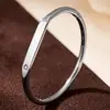 Pulseira de Aço Titânio Design de Nicho Simples Polido Oval Diamante Único Moda Feminina Versátil Luxo Leve Pulseira de Aço Inoxidável