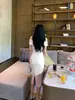 Vestido Branco Off-Shoulder Estilo Francês Hepburn Emagrecedor Elegante Registro de Noivado Midi Slim Moderno para Mulheres