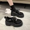 Sapatilhas de amarrar estilo britânico para mulheres com saltos grossos, solas grossas, mocassins de plataforma, sapatos pequenos de couro para mulheres, sapatilhas retrô de amarrar primavera e outono 2024