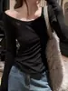Camiseta Branca de Manga Longa com Gola U Estilo Coreano Protetora do Sol para Mulheres, Adequada para o Outono, Corte Justo, Pura e Elegante, Top Leve e Casual