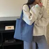Nova bolsa tote casual versátil de grande capacidade para o dia a dia, com alto valor estético, bolsa de ombro xadrez simples e leve
