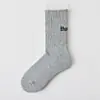 Calcetines de media pantorrilla con letra P para mujer Otoño/Invierno Engrosados Con Felpa Caliente Base de Toalla Calcetines Deportivos para Hombre Pantalones de Tiburón Calcetines Largos de Algodón
