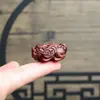 Chaveiro Pingente Pequeno Pixiu de Madeira de Jujuba Fulminada com Cauda que Pode Ser Pendurada com uma Corda para Atrair Riqueza