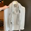 Lenço fino plissado com estampa de leopardo retrô estilo americano para mulheres, início do outono de 2026, xale longo estilo vintage, moderno
