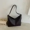 Bolsa de palha trançada retrô estilo coreano para mulheres, nova moda 2026, bolsa de balde de nicho, bolsa transversal versátil para o dia a dia