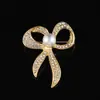 Broche de Aleación Estilo Coreano Temperamento Sentido Avanzado Lazo Perla Hueca Diamante Accesorios de Ropa Joker Hebilla Fija