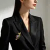Broche de gato con incrustaciones de diamantes, pin de animal creativo de aleación, accesorio de moda, broche de animal transfronterizo, exquisito, lindo, vintage