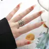 Anel Aberto com Design de Nicho Interessante Feito de Aço Inoxidável, Anel para Dedo Indicador com um Toque de Luxo Leve, Moderno e Fashion, Acessório Versátil Estilo Coreano