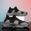 Sapatos Masculinos 2026 Venda Quente Transfronteiriça Sapatos Respiráveis de Malha Fly-Knit Jovens Tendência Casual Sapatos Esportivos Sapatos Meia com Solado Macio