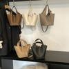 Explosiones de Comercio Exterior Bolso Cesta de Verduras Grano de Vaca Moda Nicho Versátil Bolso Cubo Sentido de Alta Gama Venta Barata Bolso Madre para Mujeres
