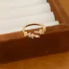 Anel Aberto Folha Cravejado com Zircônia Banhado a Ouro 18k Real Toque de Nicho de Alto Padrão Anel de Dedo Temperamento Simples Joia de Mão Versátil
