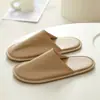 Pantuflas de Casa para Hombre, Nuevas Pantuflas Plegables Ligeras de Alta Gama con Suela Suave Antideslizante para Mujer, Verano
