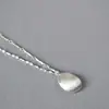 Moda Europeia e Americana Simples Retrô Personalidade Irregular Côncavo-Convexo Oval Pingente Feito à Mão Escovado Colar Elegante Corrente para Clavícula