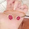Nuevo Producto Douyin Chopin Exquisito Forma de Pera Gota de Agua Diamante Pétalo Pulsera Abrible para Mujeres Pulsera Doble Flor al por Mayor
