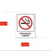 É proibido estacionar em frente à porta da garagem na Espanha.. Por favor, não estacione na área da entrada.. Existe um aviso de entrada e saída de veículos na parte interna da porta da garagem.