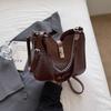 Moda Verão 2025 Nova Bolsa de Ombro Cruzada de Axila Nicho Simples Grande Capacidade Alto Valor para o Dia a Dia Pequena Bolsa Quadrada