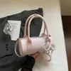As Bolsas da Moda para Mulheres Este Ano São de Nicho, Elegantes Bolsas de Ombro Baguete Almofada, Bolsas Casuais da Moda para o Dia a Dia, Bolsas de Ombro Versáteis