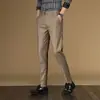 Pantalones Casuales Cortos para Hombre Primavera y Otoño Ajustados Pantalones de Hombre 2008 Versátil