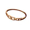 Pulsera de Cierre Ovalado Hueco Chapada en Oro Real de 18 Quilates Pulsera Retro Simple Europea y Americana Joyería de Moda Elegante para Mujeres