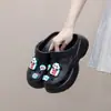 Zuecos de suela gruesa Eva Zapatos de jardín Oso lindo Zapatos cerrados para mujer Transpirables para exteriores Moda Zapatos de playa