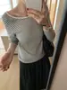 Novidades de outono! Top de tricô de lã listrado estiloso com lindo detalhe nas costas para mulheres, 26YE0259