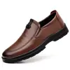Novos Sapatos de Couro Masculinos de Primavera, Sapatos Casuais Respiráveis e Versáteis, Sapatos Formais de Negócios Estilo Britânico, Tênis Slip-On