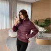 Jaqueta de inverno leve com gola alta e mangas de tricô para mulheres, estilo casual curto para atividades ao ar livre, modeladora e quente para o uso diário