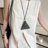Bolsa Magnética de Cuero para Colgar Gafas en el Cuello Collar Bolsa de Cosméticos para Mujer Colgante de Gafas de Sol Bolsa Cadena de Suéter Exquisita Nueva 2025